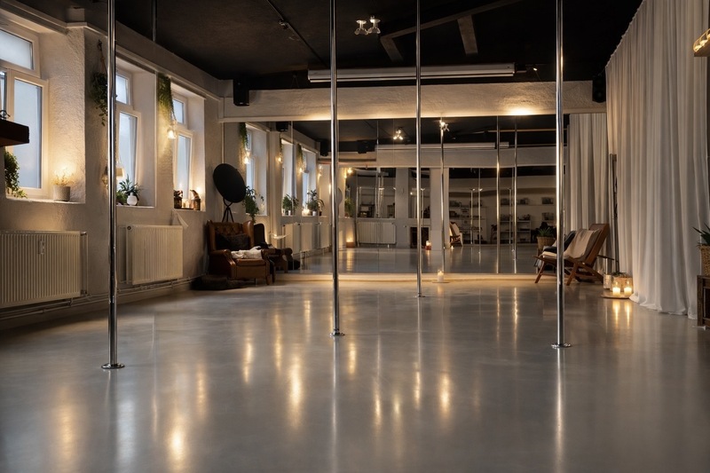 Open Pole in München: freies Training an der Pole in deinem eigenen Tempo